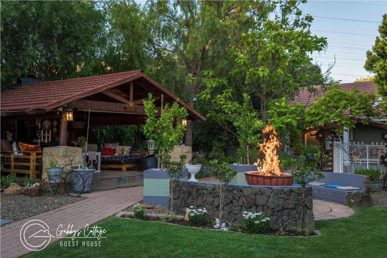 Gabbys Cottage Guesthouse Bloemfontein Exteriör bild
