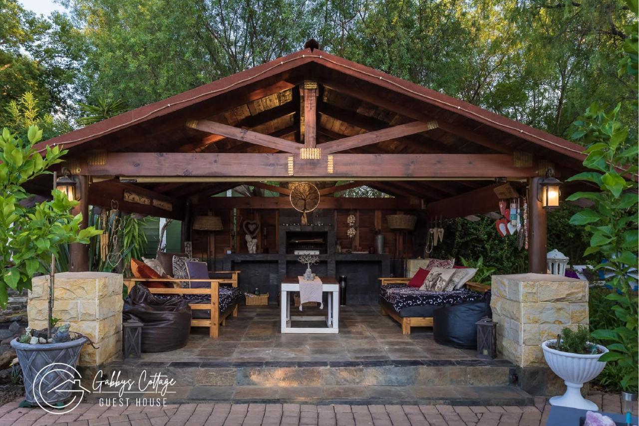 Gabbys Cottage Guesthouse Bloemfontein Exteriör bild