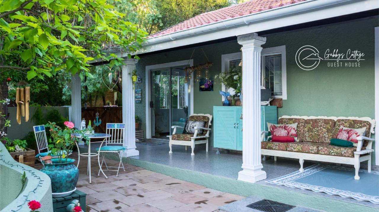 Gabbys Cottage Guesthouse Bloemfontein Exteriör bild