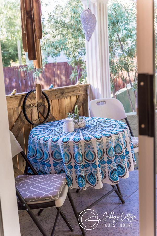Gabbys Cottage Guesthouse Bloemfontein Exteriör bild