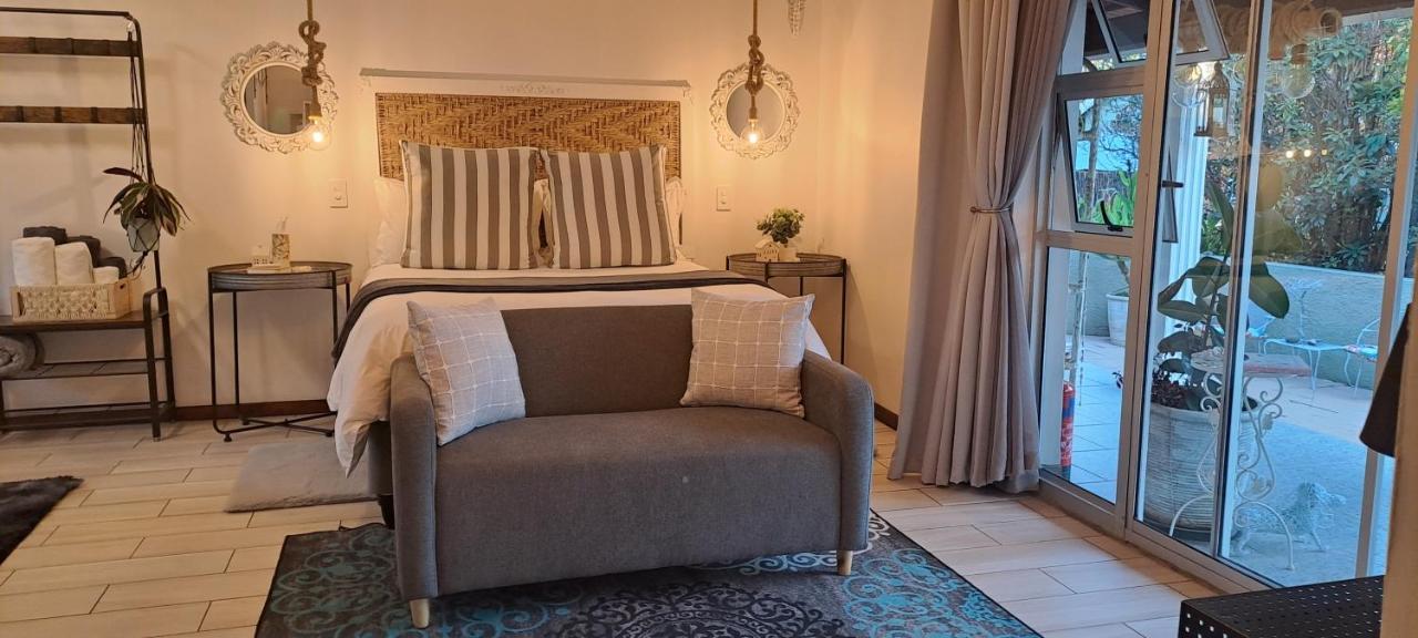 Gabbys Cottage Guesthouse Bloemfontein Exteriör bild