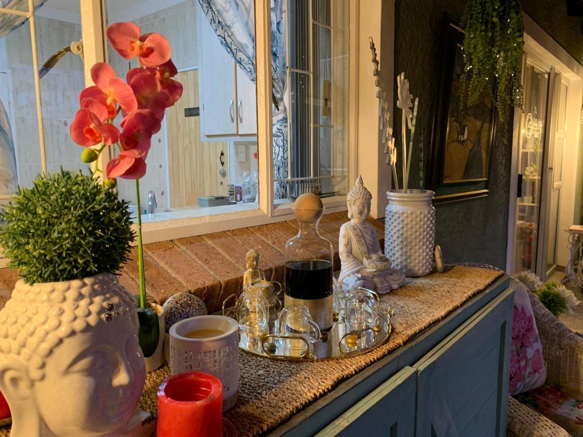 Gabbys Cottage Guesthouse Bloemfontein Exteriör bild