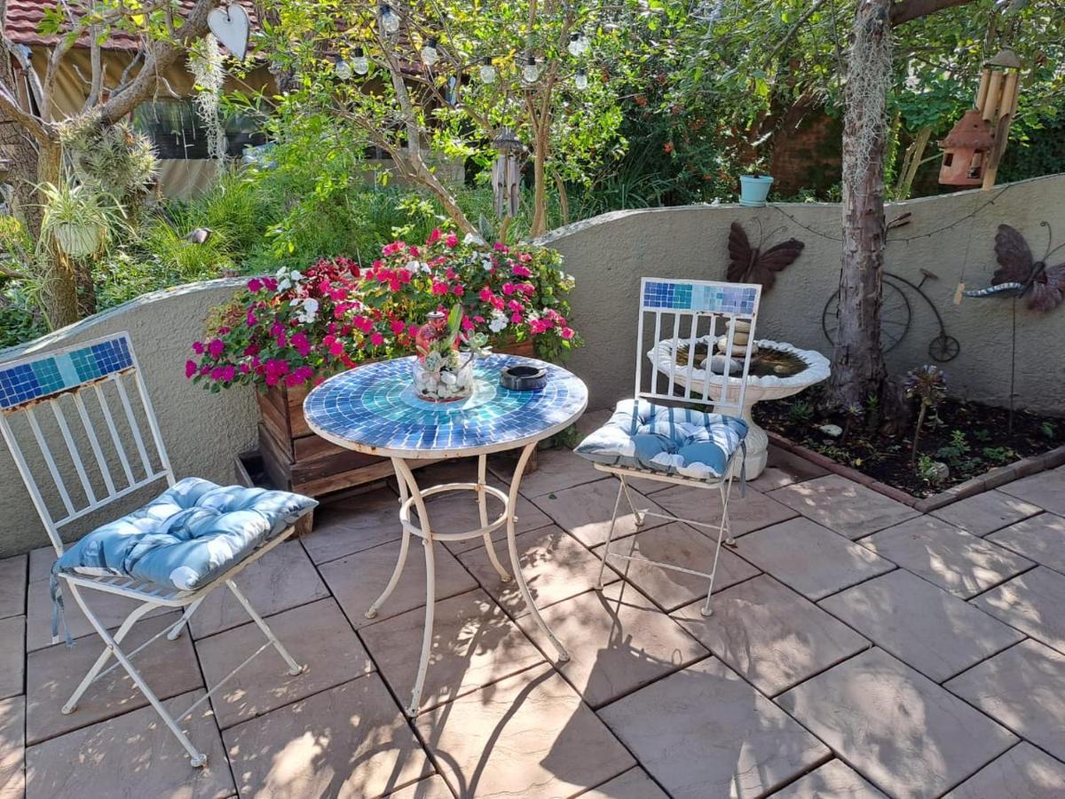 Gabbys Cottage Guesthouse Bloemfontein Exteriör bild